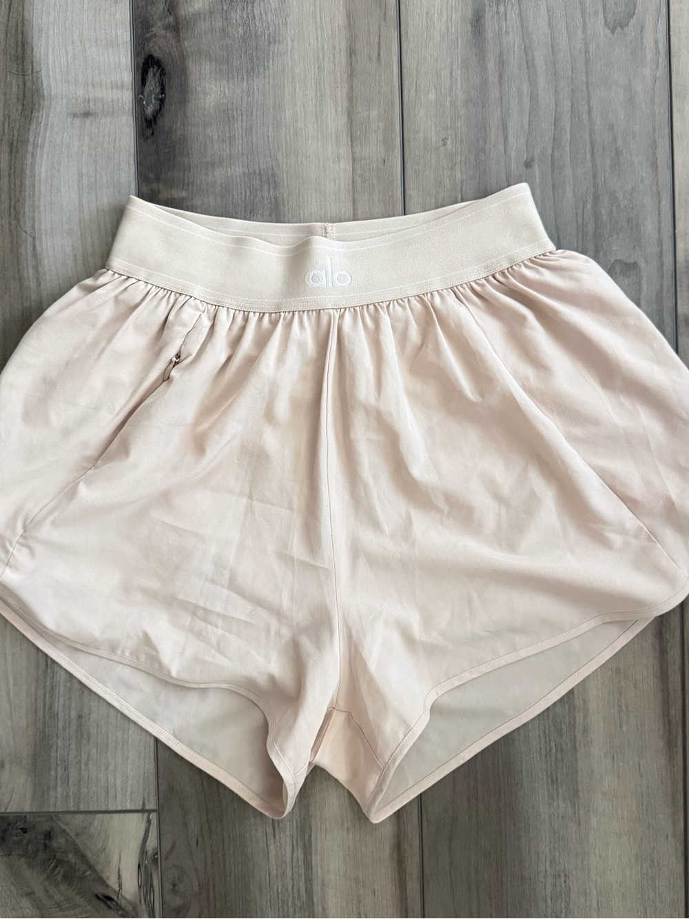 ALO Yoga match point shorts